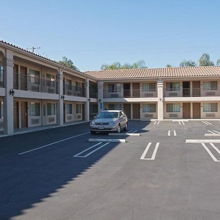 Burbank Inn And Suites Ngoại thất bức ảnh