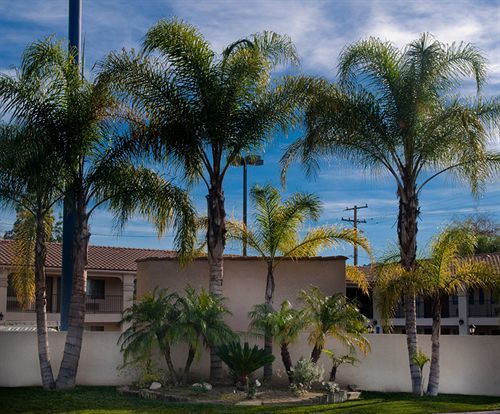 Burbank Inn And Suites Ngoại thất bức ảnh