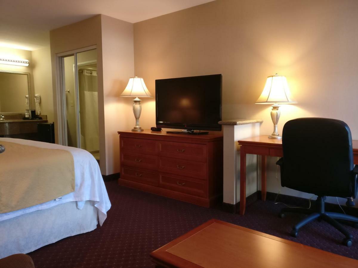 Burbank Inn And Suites Ngoại thất bức ảnh