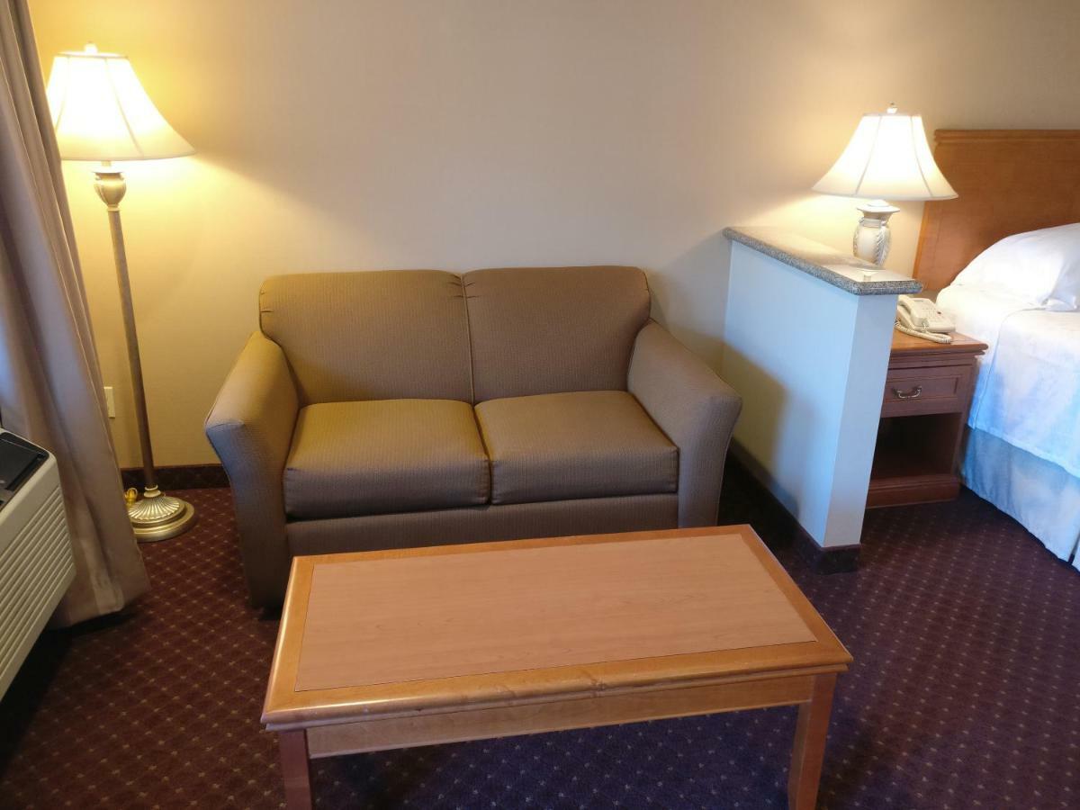 Burbank Inn And Suites Ngoại thất bức ảnh
