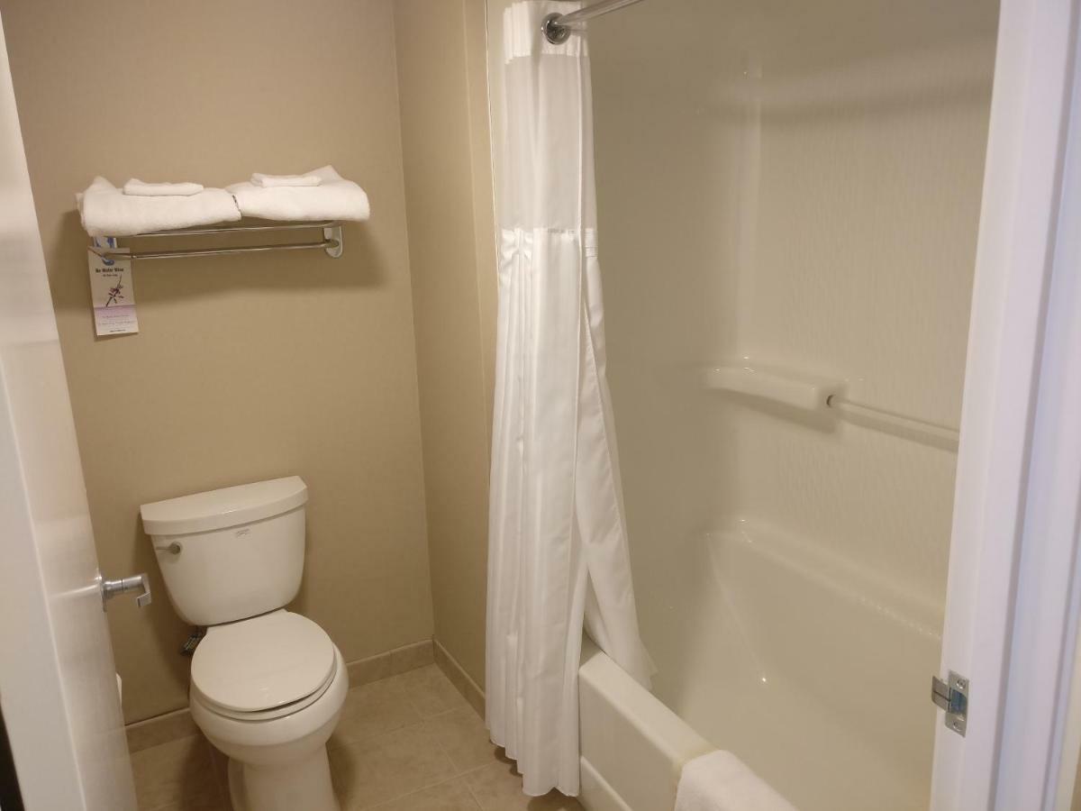 Burbank Inn And Suites Ngoại thất bức ảnh